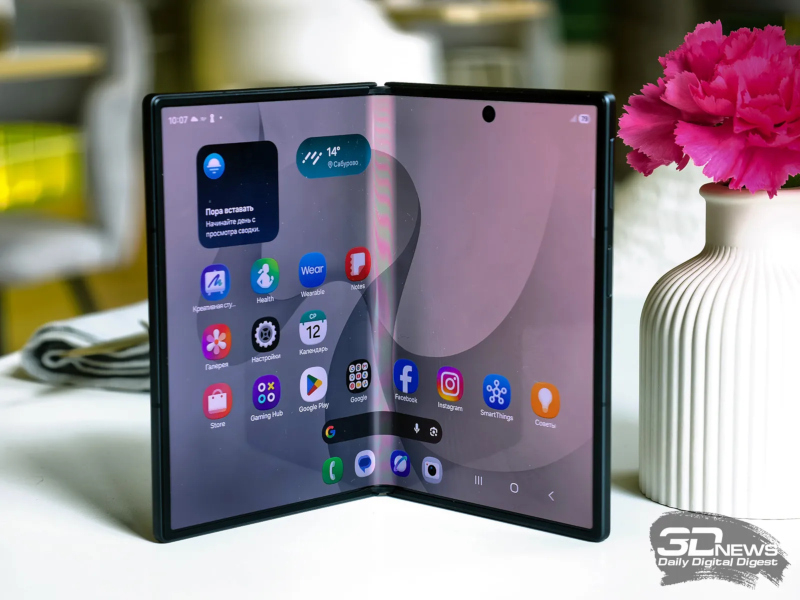 Владельцы Galaxy Z Fold8 пожаловались на «вмятины» на экране — Samsung заявила, что так и задумано